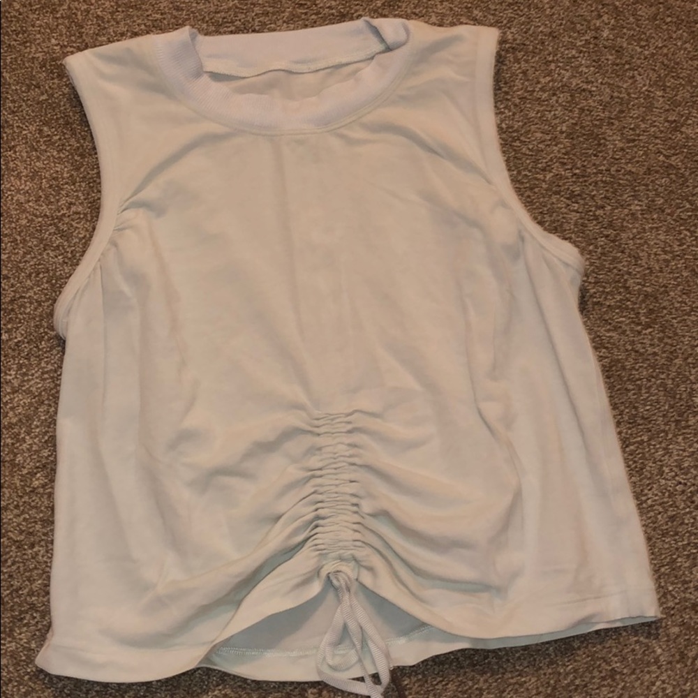 Women’s Lululemon cinch me up top!
